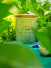 Cargar imagen en el visor de la galería, luxury candle with wood wick that crackles