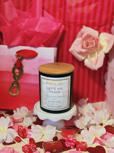 Load image into Gallery viewer, luxury mango candle by Melia Allaure Essentials made with natural cocapricot creme wax
