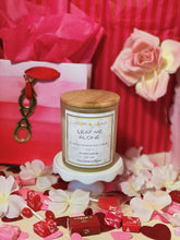 Load image into Gallery viewer, luxury honeysuckle candle by Melia Allaure Essentials made with natural cocapricot creme wax
