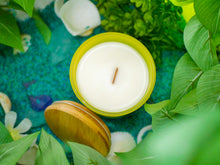 Load image into Gallery viewer, luxury candle in an 8 ounce jar 

